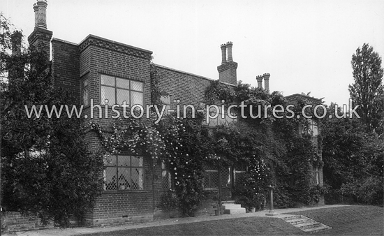 Clatterford Hall, South View, Fyfield, Essex. c.1915